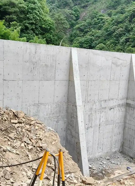 信阳罗山县重力式挡土墙